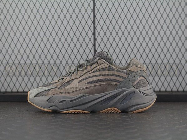 YEEZY 700 지오드