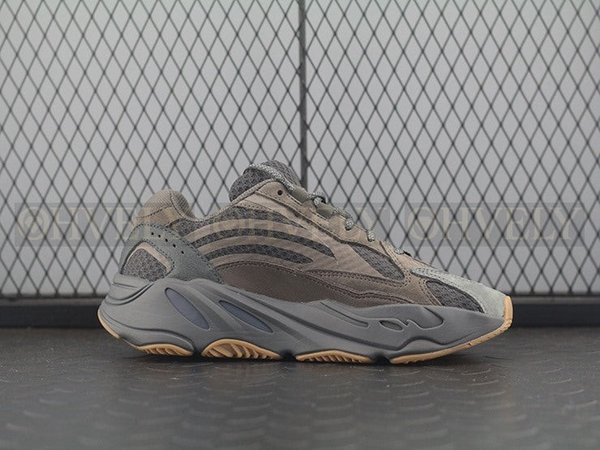 YEEZY 700 지오드