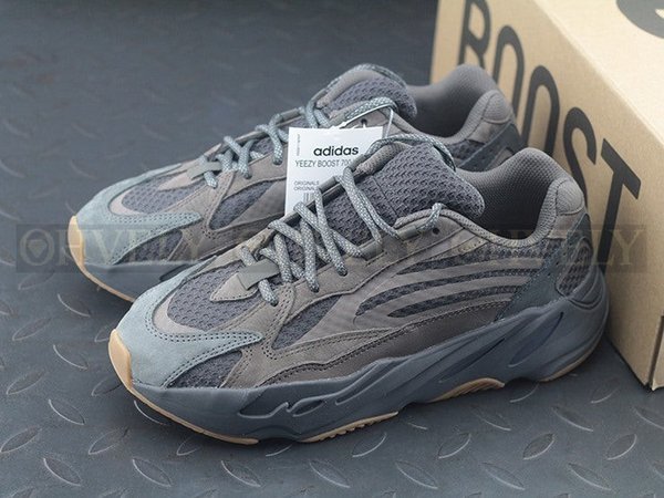 YEEZY 700 지오드