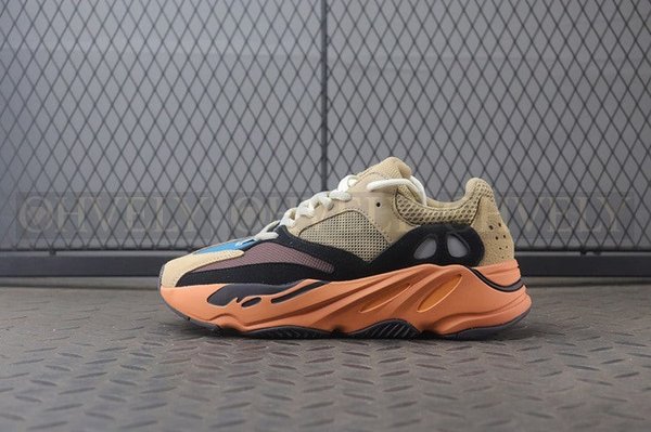 YEEZY 700 인플레임 앰버