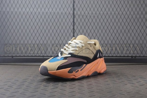 YEEZY 700 인플레임 앰버