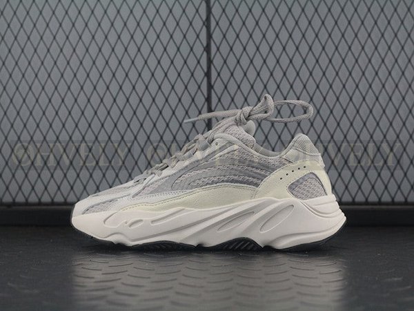 YEEZY 700 스태틱