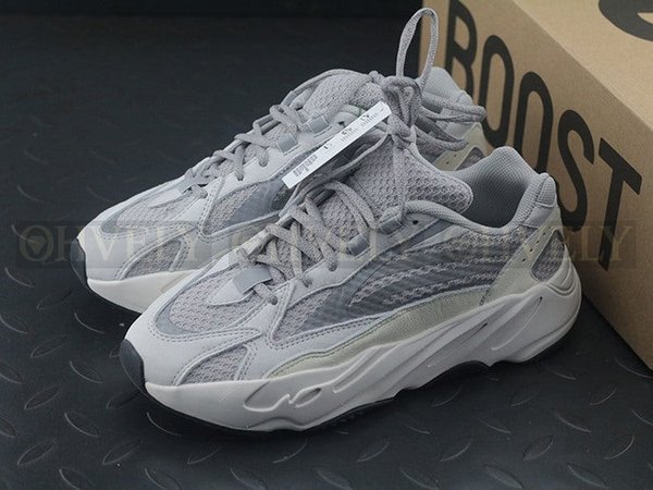 YEEZY 700 스태틱