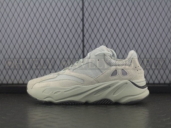 YEEZY 700 솔트