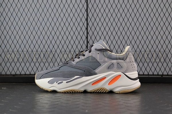 YEEZY 700 마그넷