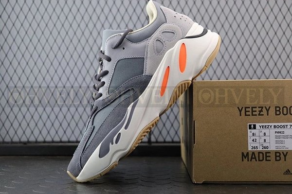 YEEZY 700 마그넷
