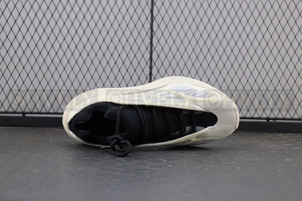 YEEZY 700 V3 아자엘