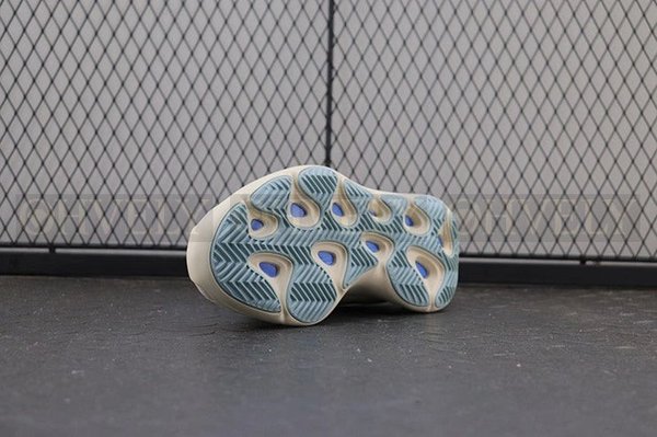 YEEZY 700 V3 아자엘