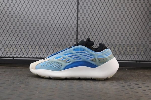 YEEZY 700 V3 아자레스