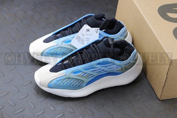 YEEZY 700 V3 아자레스