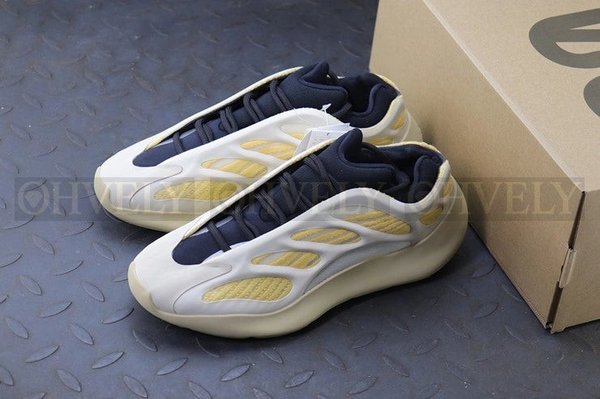 YEEZY 700 V3 새플라워