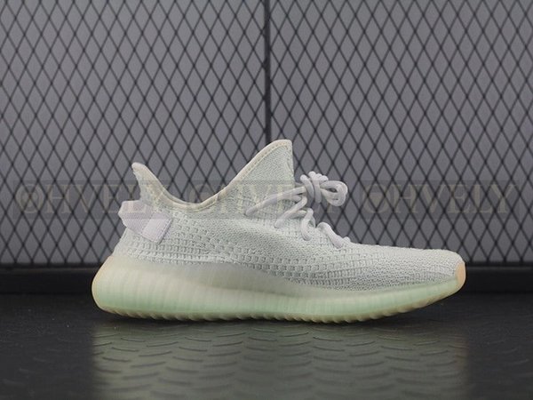 YEEZY 350 V2 하이퍼스페이스