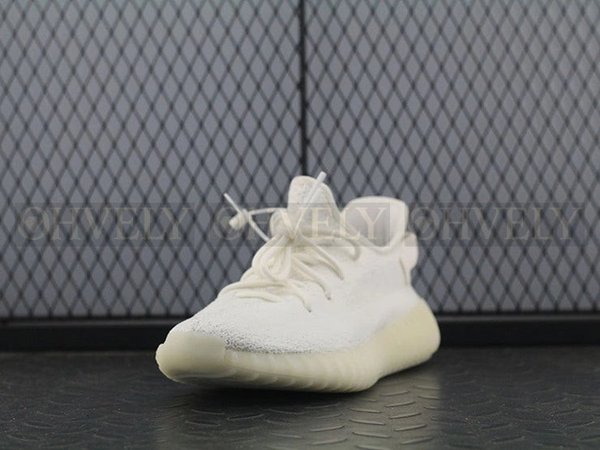 YEEZY 350 V2 트리플 화이트