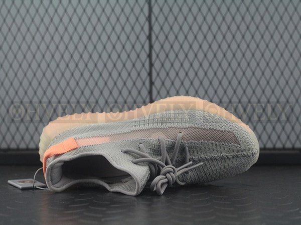 YEEZY 350 V2 트루폼