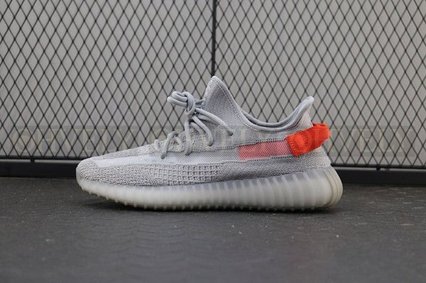 YEEZY 350 V2 테일라이트