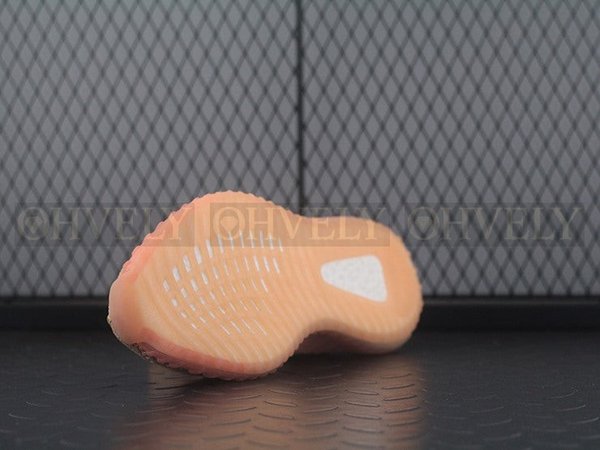 YEEZY 350 V2 클레이