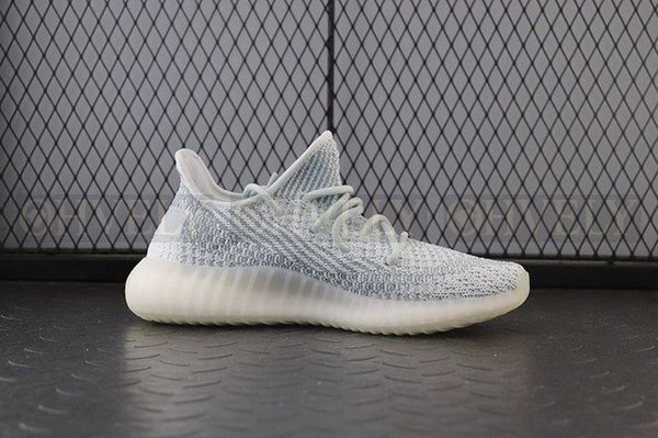 YEEZY 350 V2 클라우드 화이트 리플렉티브