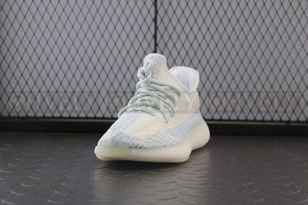 YEEZY 350 V2 클라우드 화이트