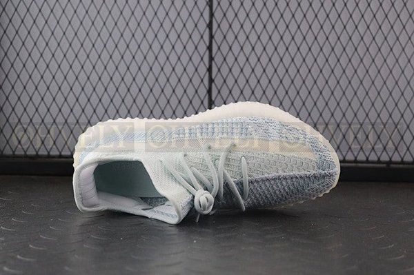 YEEZY 350 V2 클라우드 화이트