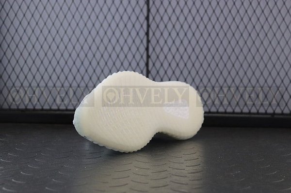 YEEZY 350 V2 클라우드 화이트