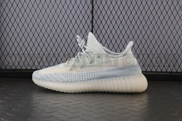 YEEZY 350 V2 클라우드 화이트