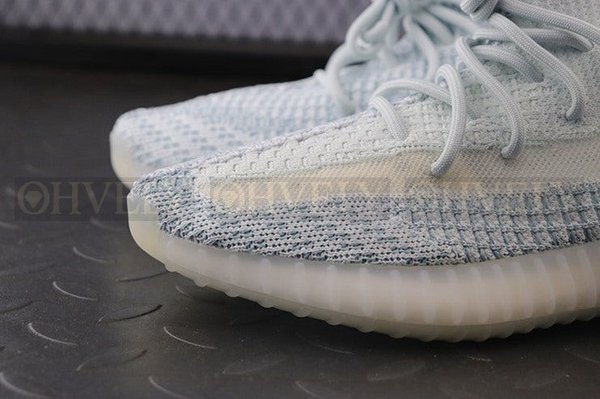 YEEZY 350 V2 클라우드 화이트