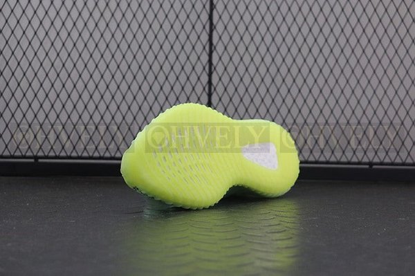 YEEZY 350 V2 이즈릴