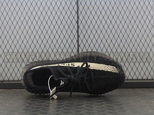 YEEZY 350 V2 오레오