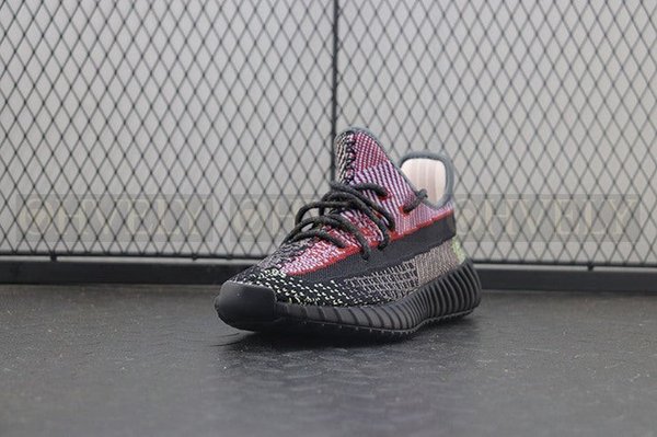 YEEZY 350 V2 예힐 리플렉티브