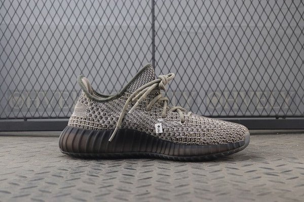 YEEZY 350 V2 애쉬스톤