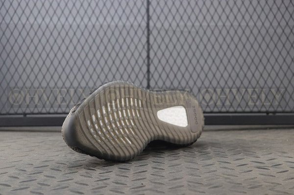 YEEZY 350 V2 애쉬스톤