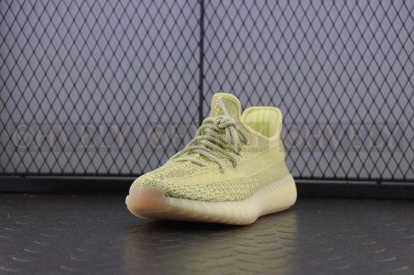 YEEZY 350 V2 안틀리아 리플렉티브