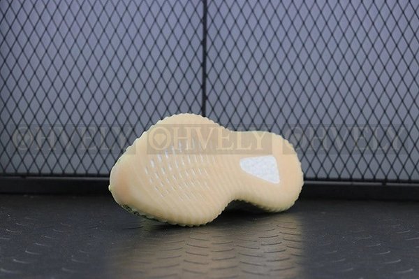 YEEZY 350 V2 안틀리아 리플렉티브