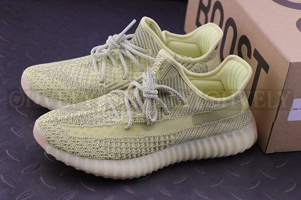 YEEZY 350 V2 안틀리아 리플렉티브