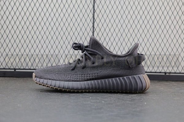 YEEZY 350 V2 신더 리플렉티브