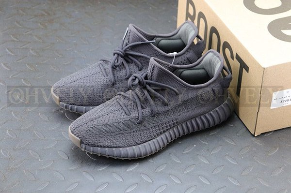 YEEZY 350 V2 신더 리플렉티브