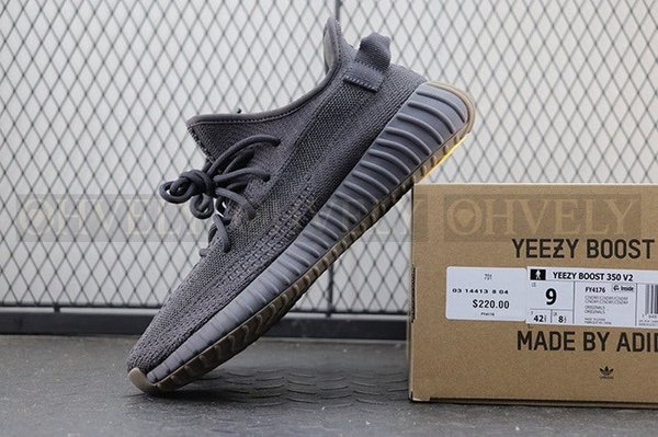 YEEZY 350 V2 신더 리플렉티브