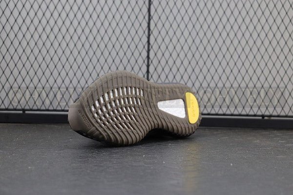 YEEZY 350 V2 신더 리플렉티브