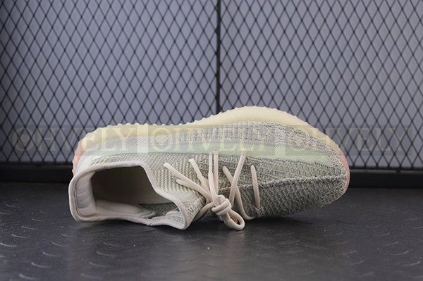 YEEZY 350 V2 시트린
