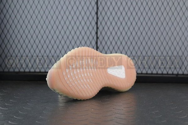 YEEZY 350 V2 시트린