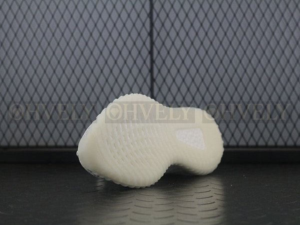 YEEZY 350 V2 스테틱