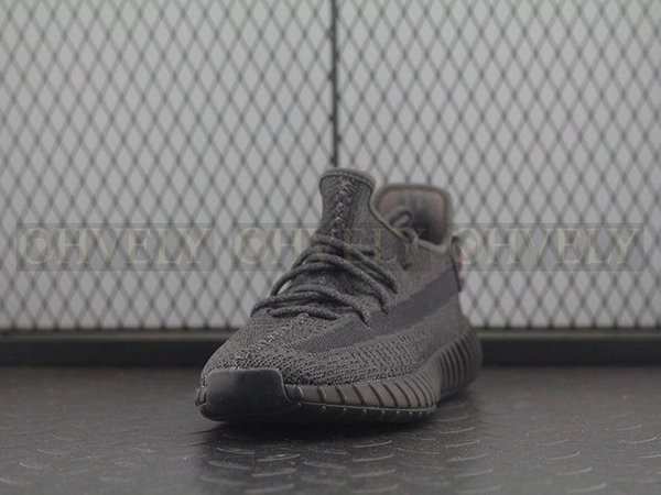 YEEZY 350 V2 스태틱 블랙