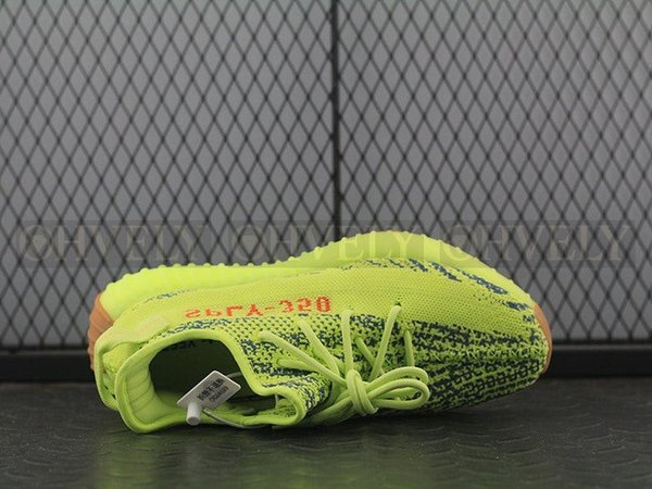 YEEZY 350 V2 세미프로즌