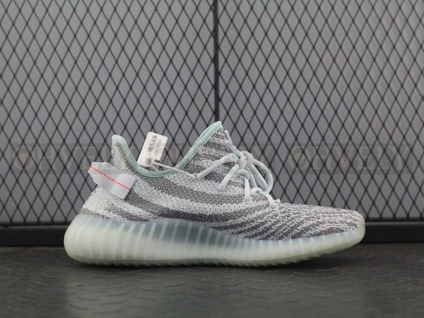 YEEZY 350 V2 블루 틴트