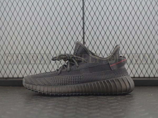 YEEZY 350 V2 블랙