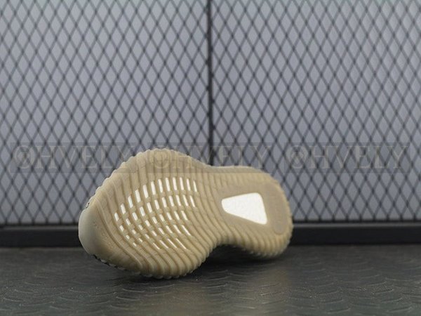 YEEZY 350 V2 벨루가 솔라레드 리플렉티브