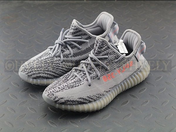 YEEZY 350 V2 벨루가