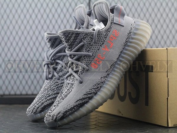 YEEZY 350 V2 벨루가