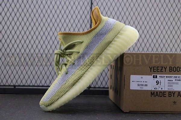 YEEZY 350 V2 마쉬