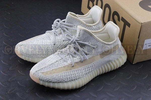 YEEZY 350 V2 룬드마크 리플렉티브